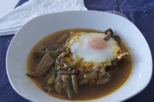 Sopa de dos alls, ceba i bolets.